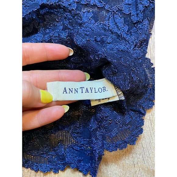 90s Ann Taylor Navy Blue Sleeveless Lace Top M Womens Floral Pattern - Picture 4 of 7